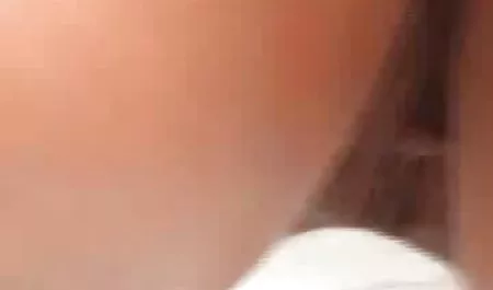 يد واحدة في عمق فلم سكس عربي لبناني الحمار
