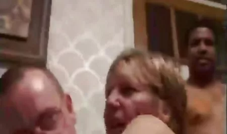 2 مثليات الحلو تلعب مع النفط وجمل الأصابع سكس عربي افلام جنس
