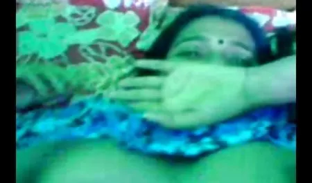 امرأة سمراء يحصل نائب اقوى افلام الجنس العربي الرئيس في فمها