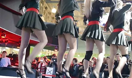 التمسك حناجرها ضخمة في كس افلام عربية جنس شقراء