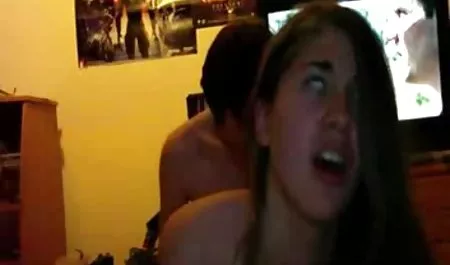 في سن المراهقة بفخر بي فيلم عربي جنس بي سي لنائب الرئيس قبل البلع