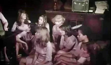الجبهة الساخنة جوليا آن استمنى مع فلم جنس عربي دسار كبير!